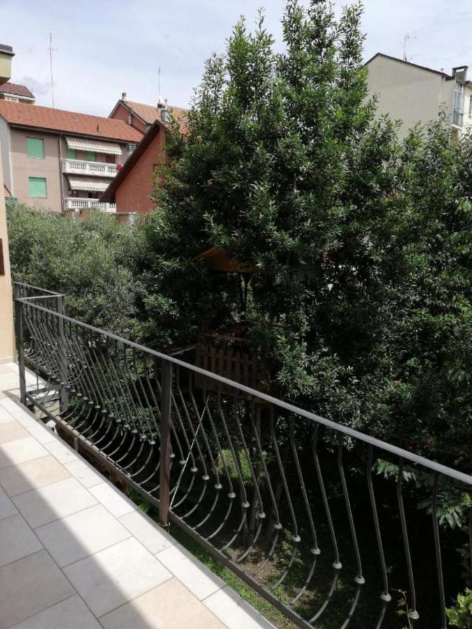 Appartamento Yellow House Torino Esterno foto